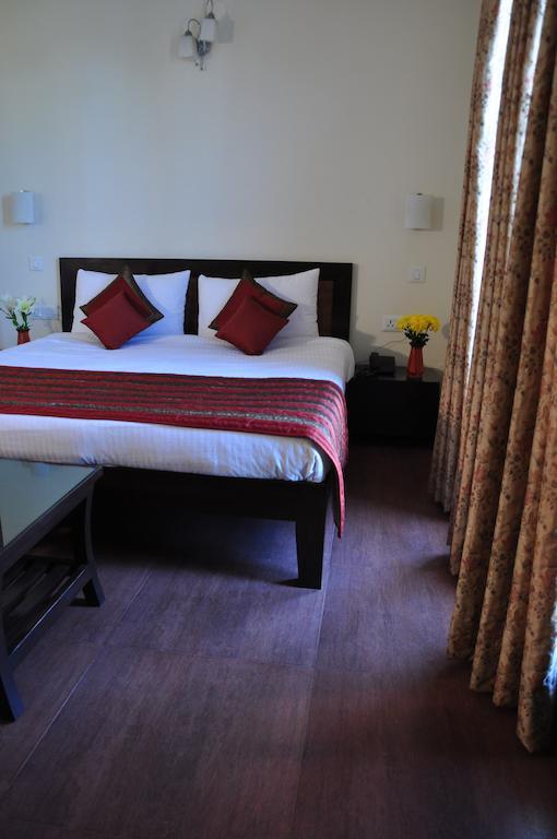 Golden Palm Suites Delhi  Exterior photo